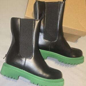 Black and green boots women's size 9 European size 40💚🖤
